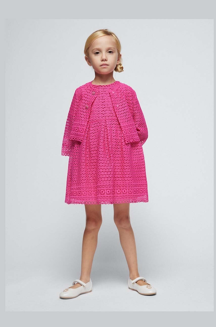 Mayoral sacou culoarea roz