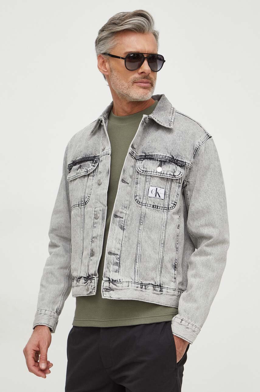 

Дънково яке Calvin Klein Jeans в сиво преходен модел J30J324574, Сив