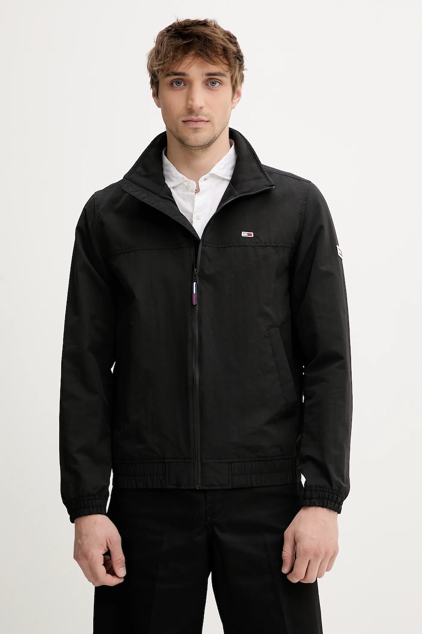 Tommy Jeans geacă bărbați, culoarea negru, de tranzitie, DM0DM15382 Tommy Jeans geacă bărbați, culoarea negru, de tranzitie, DM0DM15382
