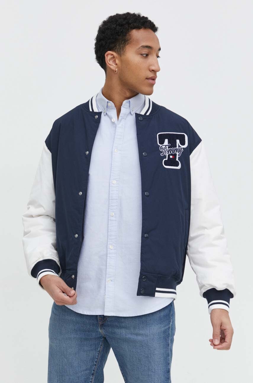 Tommy Jeans geaca bomber barbati, culoarea albastru marin, de iarna, oversize