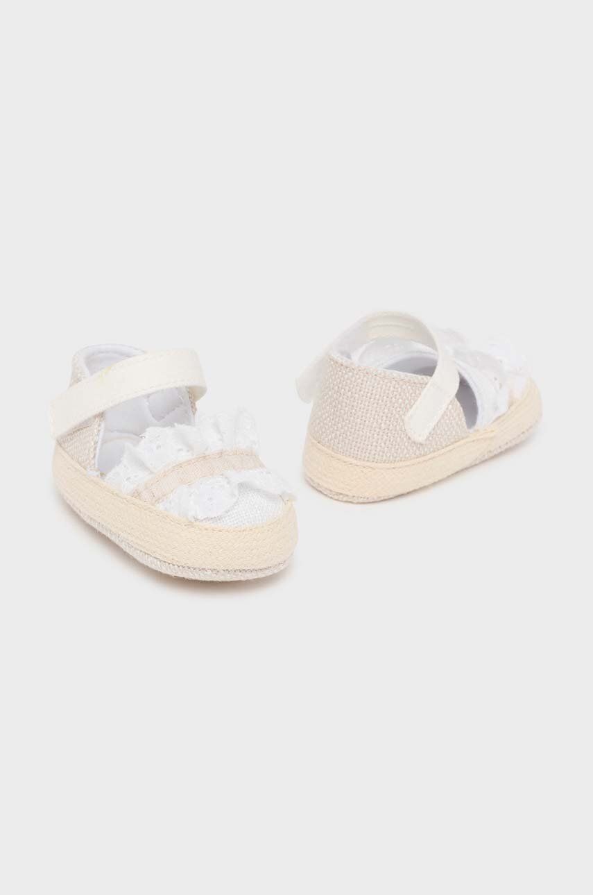Mayoral Newborn pantofi pentru bebelusi culoarea alb