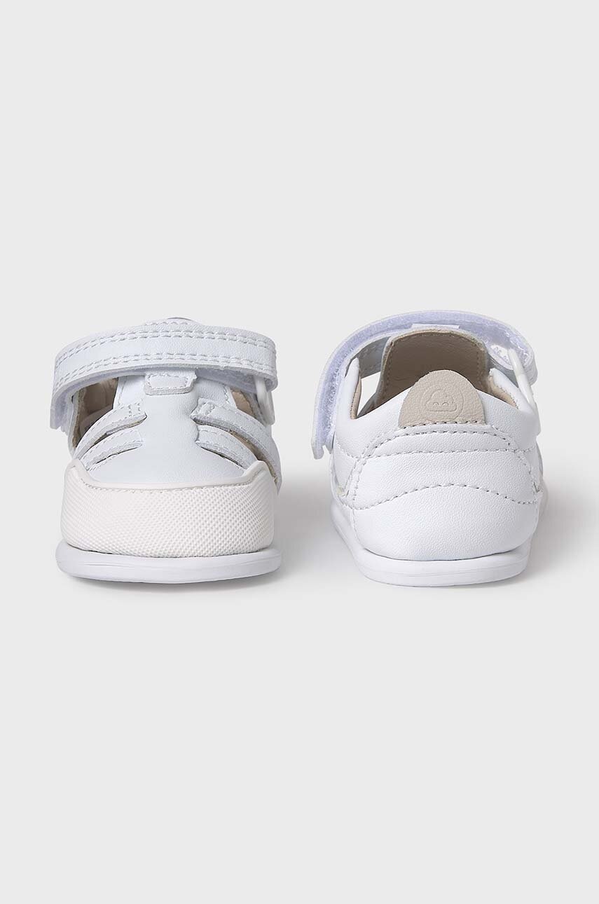 Детские полуботинки Mayoral цвет белый Детские полуботинки Mayoral цвет белый