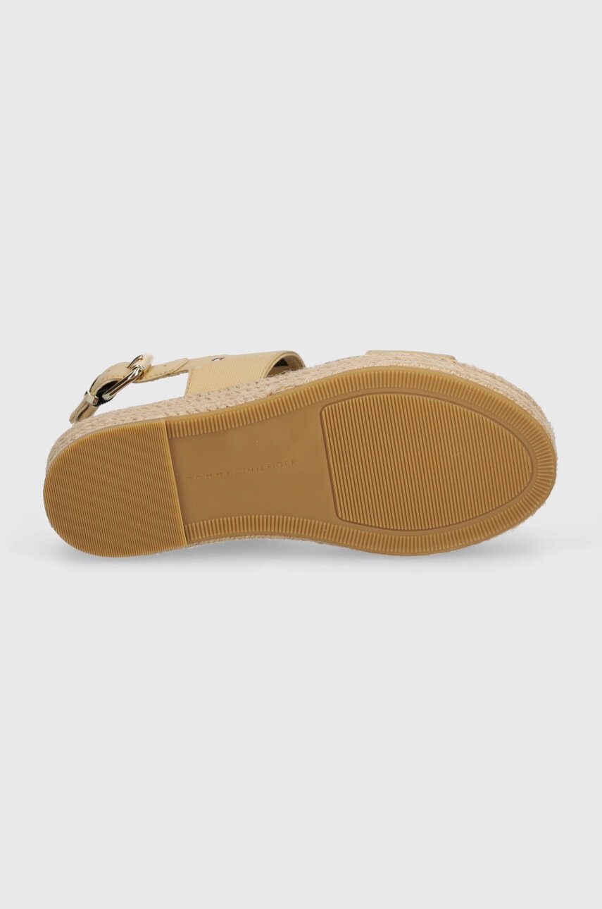 Сандалі Tommy Hilfiger MID WEDGE SANDAL жіночі колір бежевий на платформі FW0FW07885 