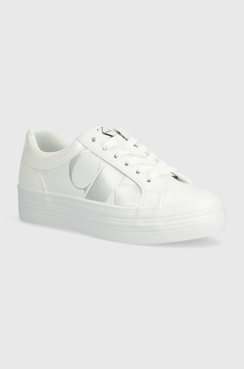 Levně Kožené sneakers boty Calvin Klein Jeans BOLD VULC FLATF LOW LTH NBS MET bílá barva, YW0YW01414