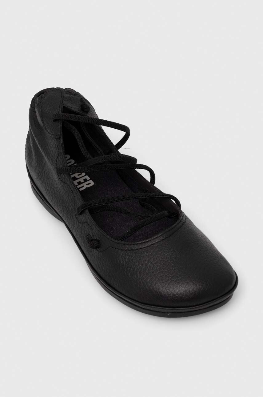 Δερμάτινες μπαλαρίνες Camper Right Nina χρώμα: μαύρο, K400194.029 φωτογραφία
