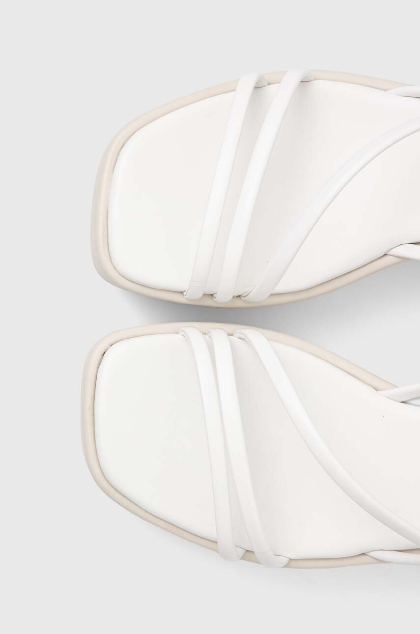Шкіряні сандалі Calvin Klein WEDGE SANDAL 30 LTH жіночі колір білий на платформі HW0HW01949 