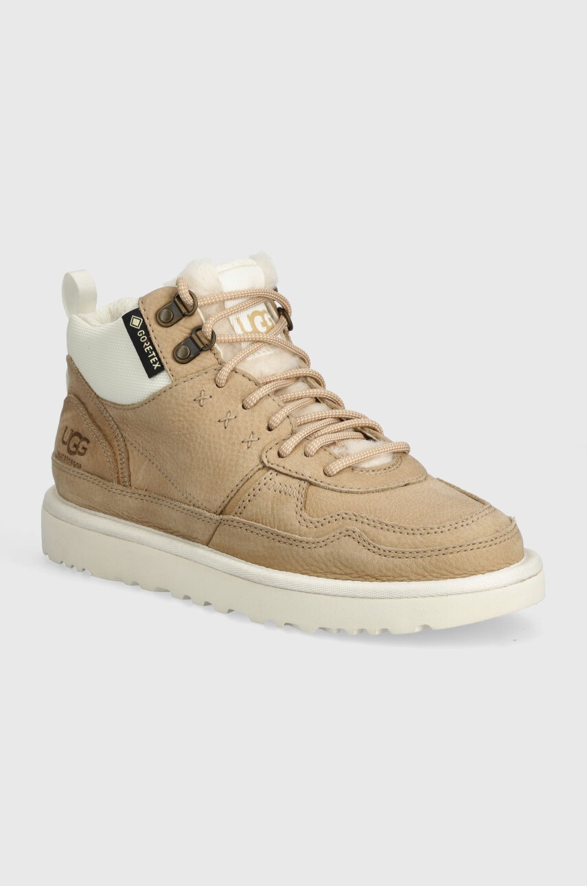 

Кожени обувки UGG Highland Hi GTX в бежово 1130772, Бежов