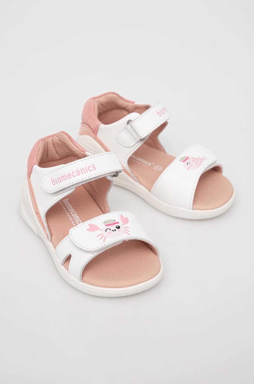 Детские кожаные сандалии Biomecanics цвет белый