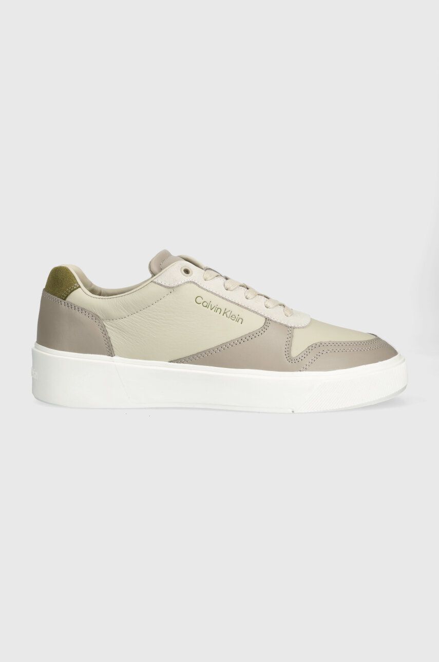 Levně Kožené sneakers boty Calvin Klein LOW TOP LACE UP BSKT šedá barva, HM0HM01402