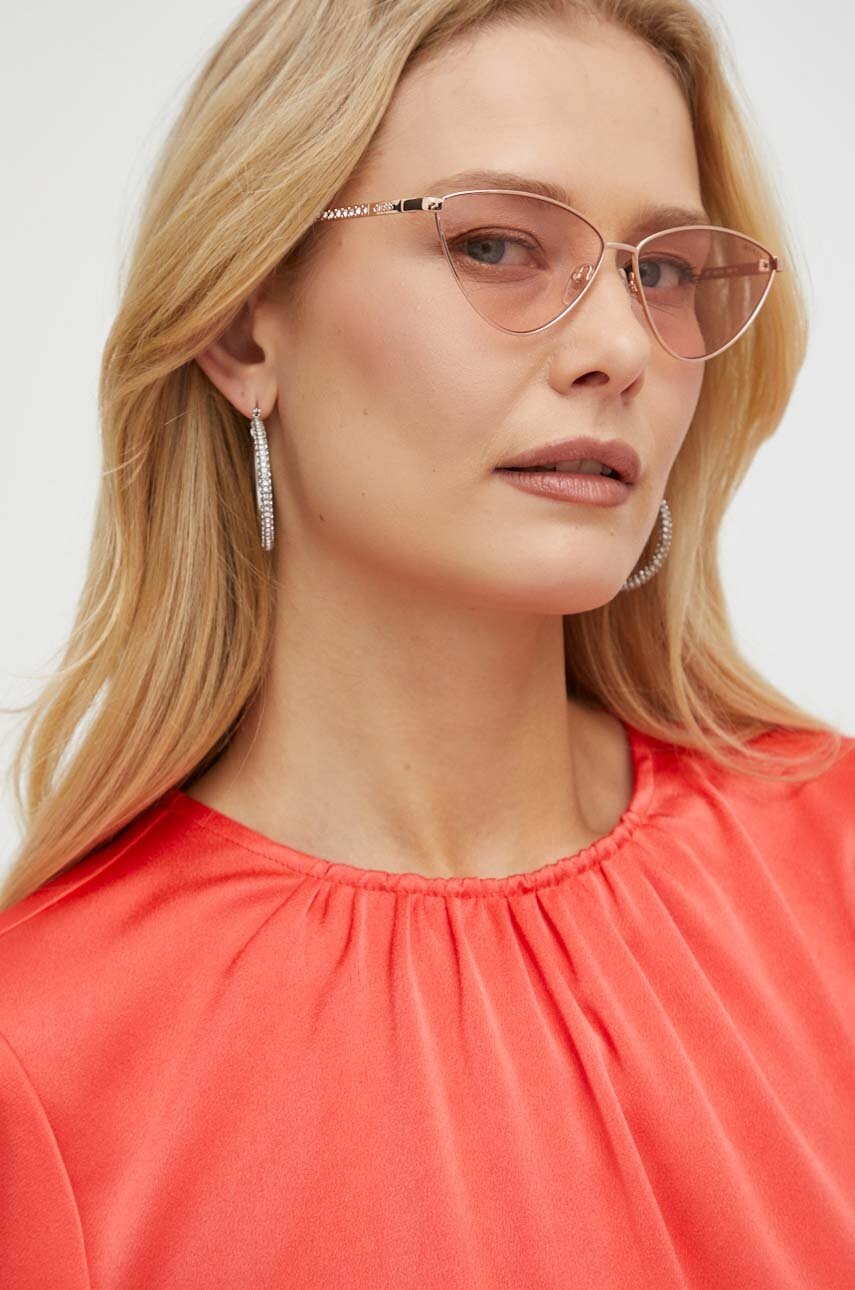 

Слънчеви очила Guess в розово, Розов