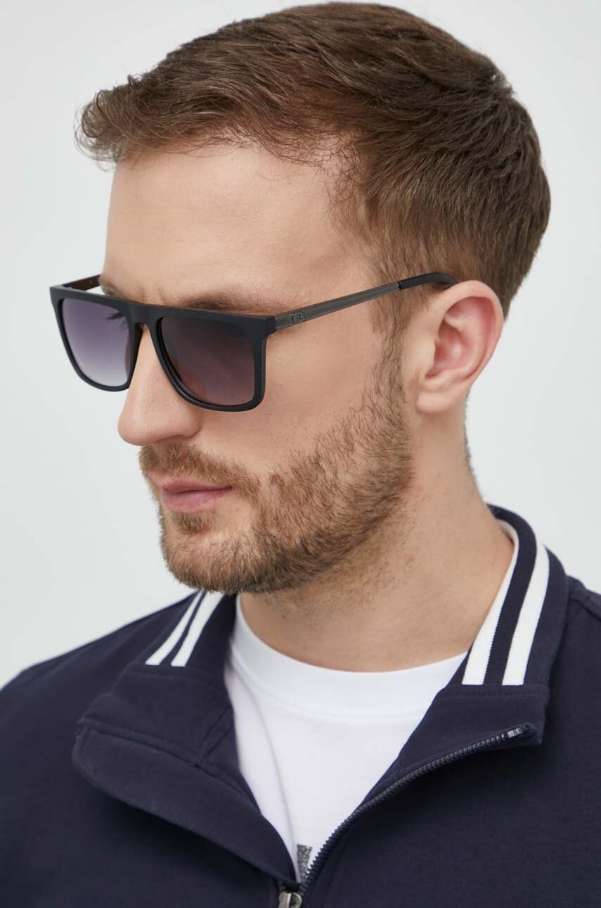 

Слънчеви очила Guess в черно, Черен