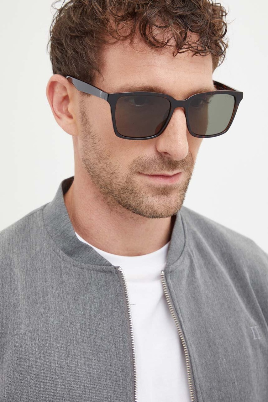 

Слънчеви очила Guess в черно GF5097 52N, Черен