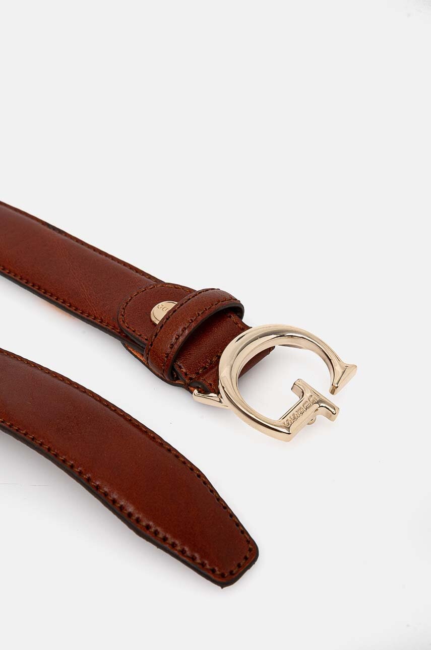 Δερμάτινη ζώνη Guess χρώμα: καφέ φωτογραφία