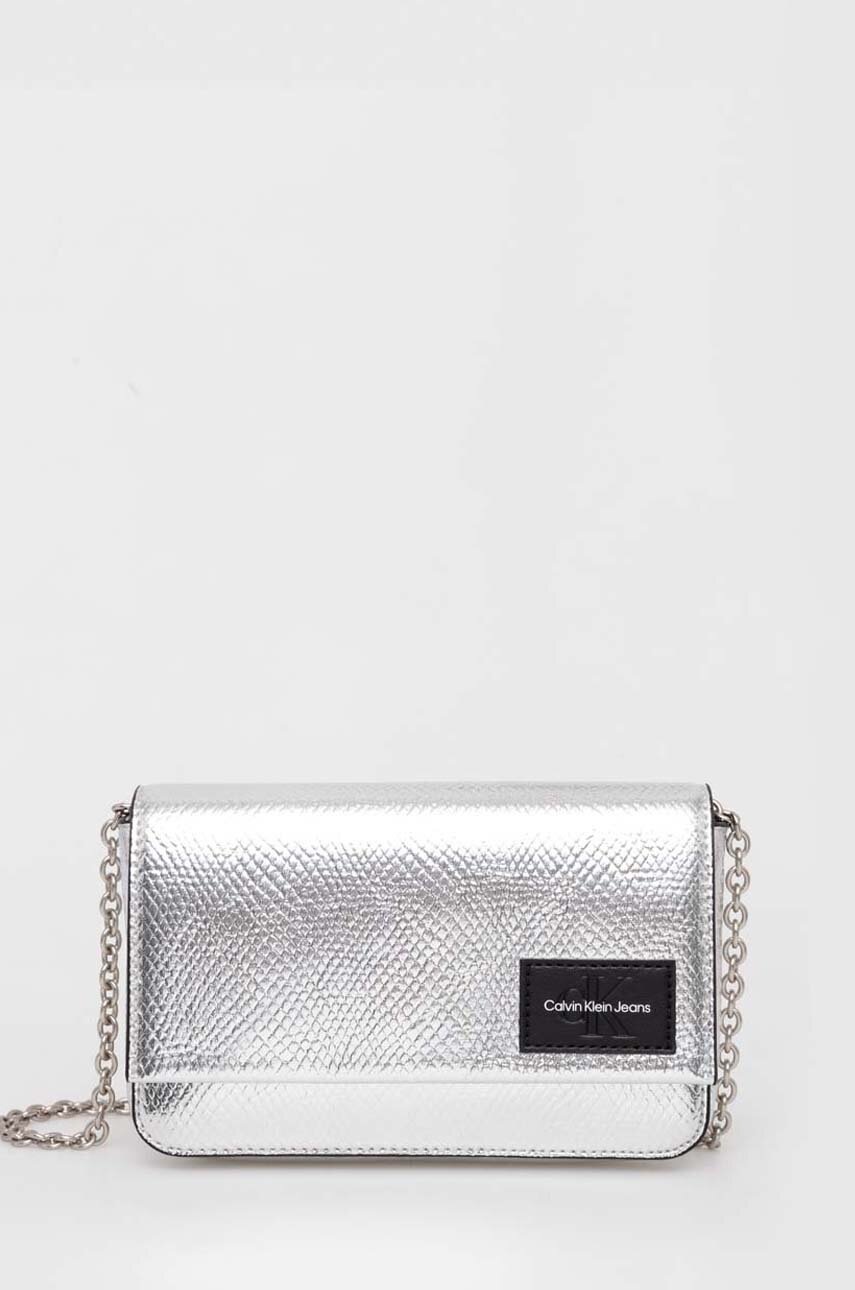

Чанта Calvin Klein Jeans в сребристо K60K611837, Сребърен