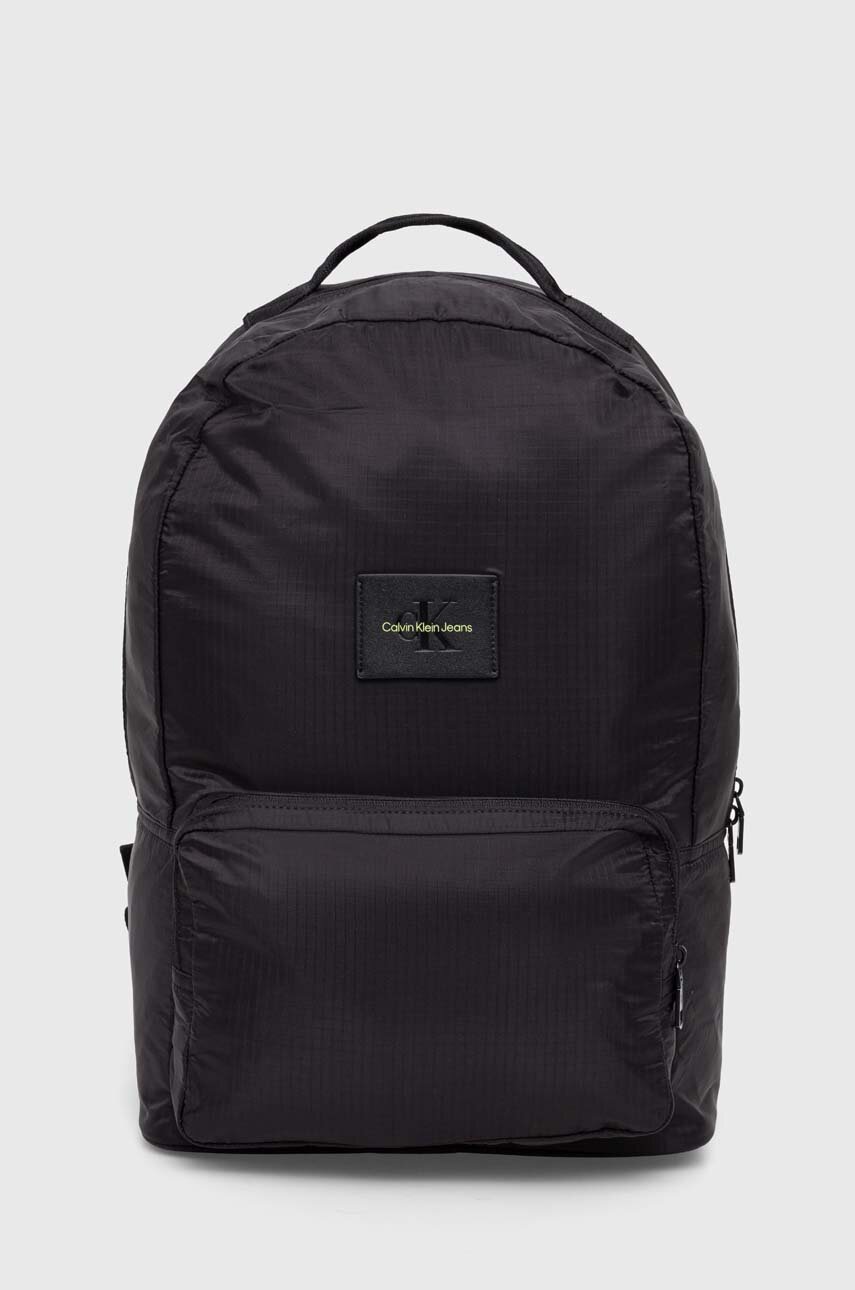 

Раница Calvin Klein Jeans в черно голям размер с изчистен дизайн K50K511720, Черен