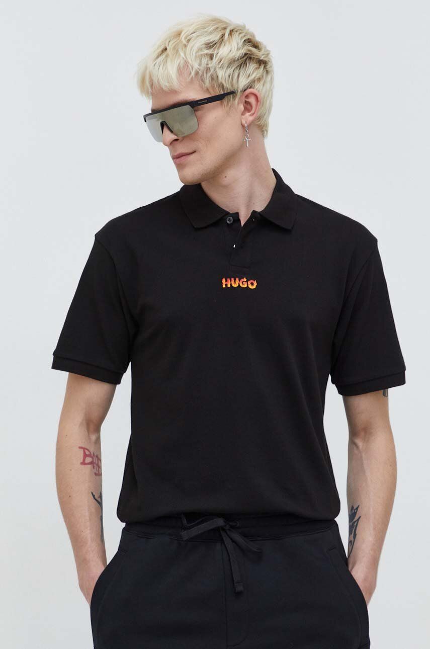 Bavlněné polo tričko HUGO černá barva, s aplikací, 50504559