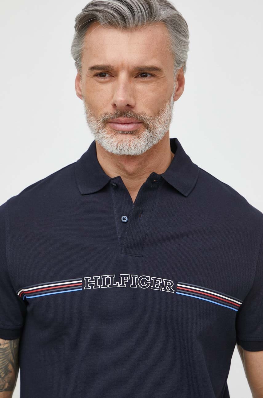 

Памучна тениска с яка Tommy Hilfiger в тъмносиньо с принт MW0MW34769, Тъмносин
