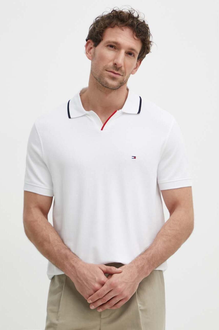 

Тениска с яка Tommy Hilfiger в бяло с изчистен дизайн MW0MW34772, Бял