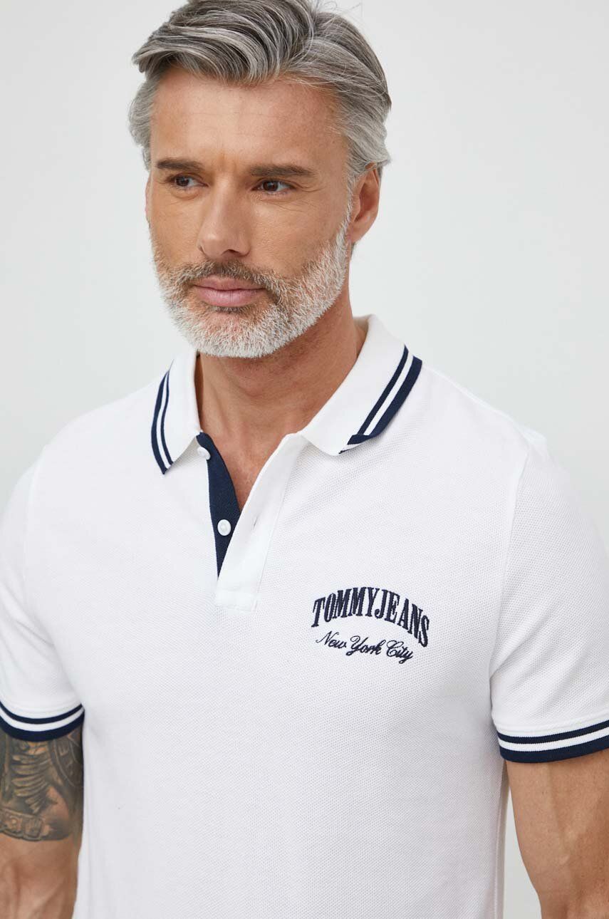 Tommy Jeans polo de bumbac culoarea alb, cu imprimeu DM0DM18922