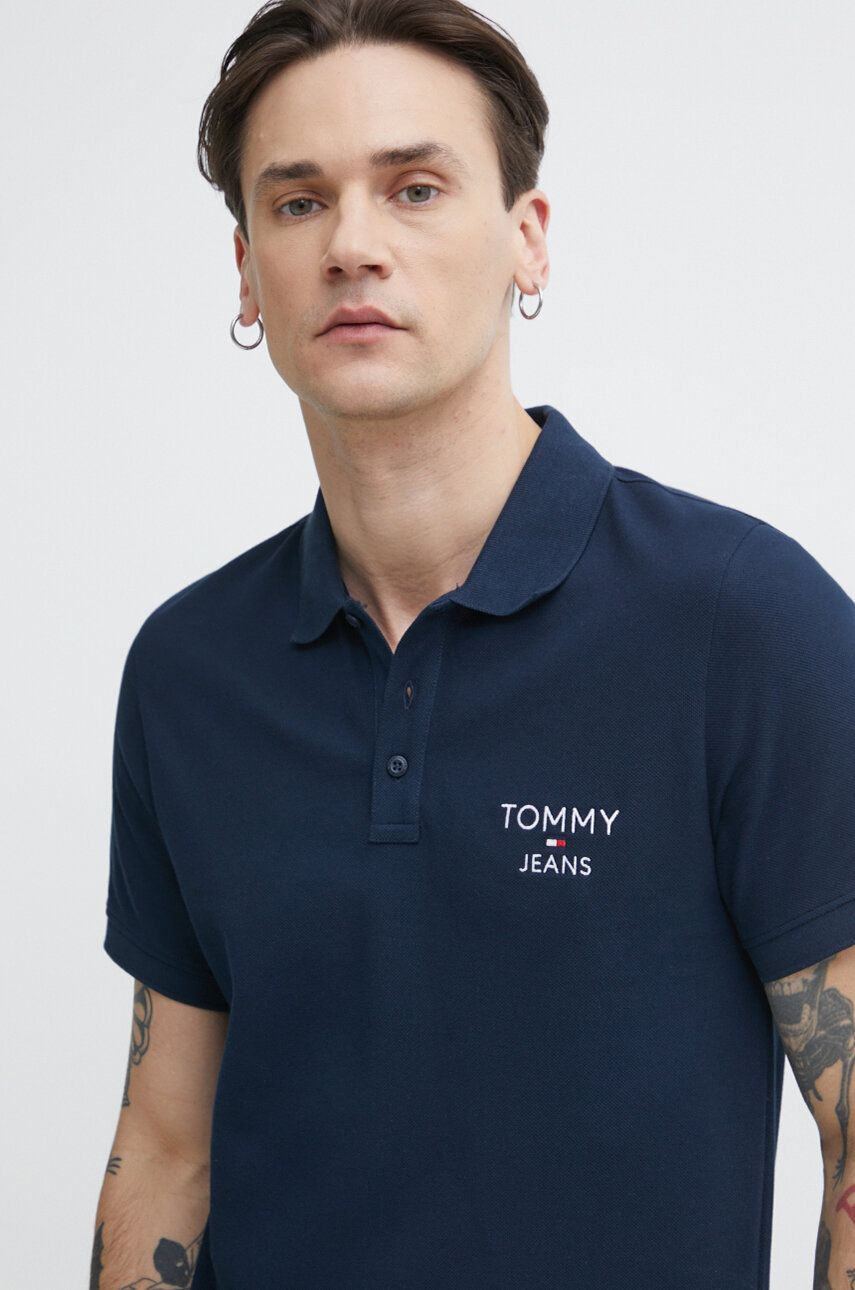 Tommy Jeans polo de bumbac culoarea albastru marin, cu imprimeu, DM0DM18927