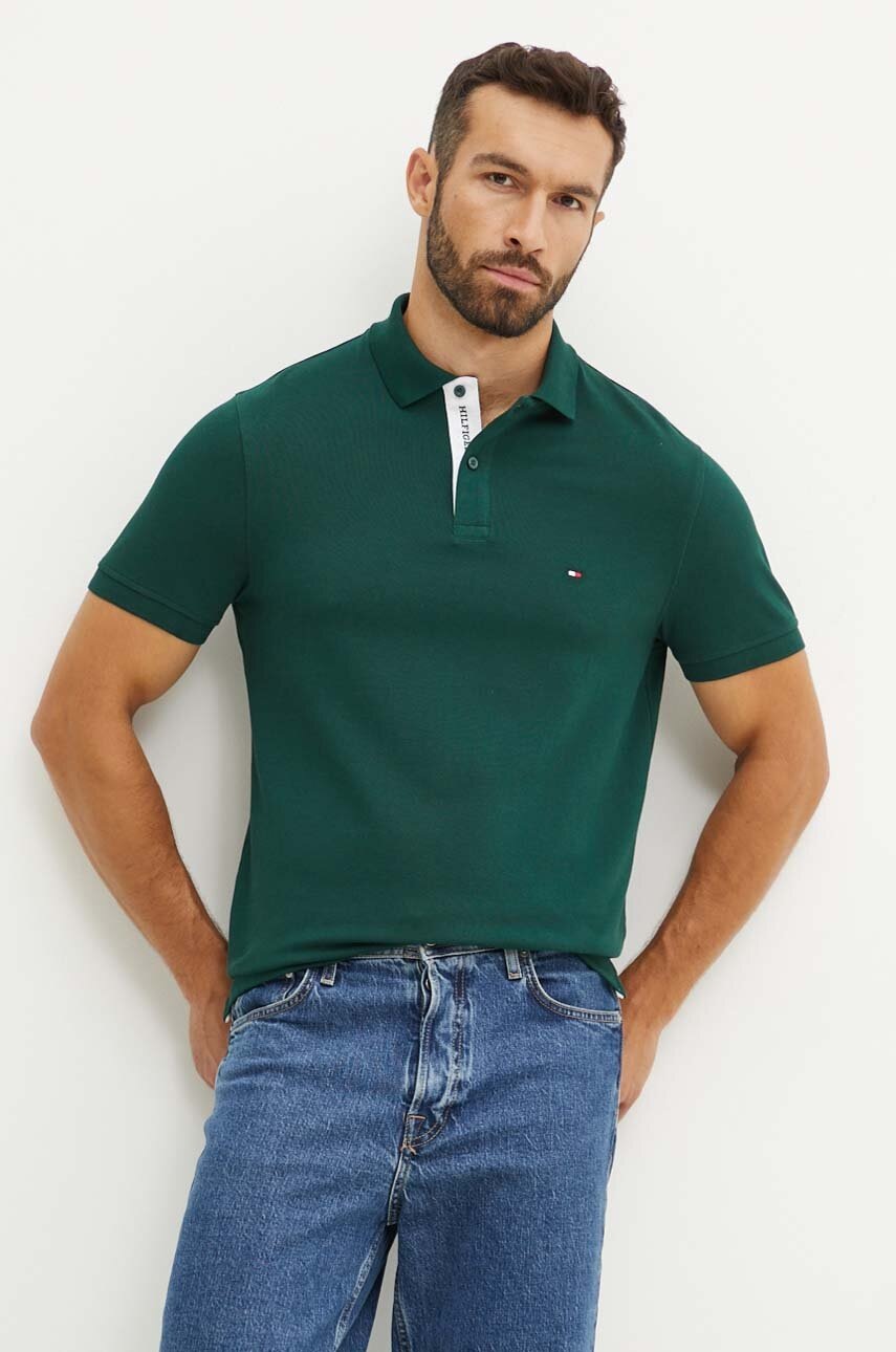 

Тениска с яка Tommy Hilfiger в зелено с изчистен дизайн MW0MW34753, Зелен