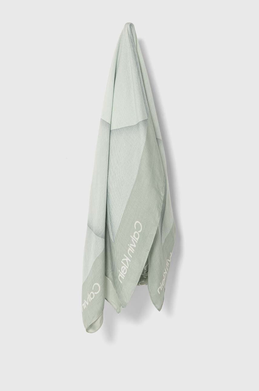 

Тънък шал Calvin Klein в сиво с десен K60K611710, Зелен
