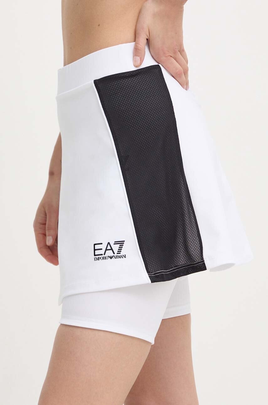 Levně Sportovní sukně EA7 Emporio Armani bílá barva, mini