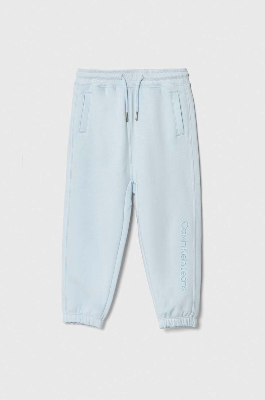 

Детски спортен панталон Calvin Klein Jeans в синьо с апликация, Син