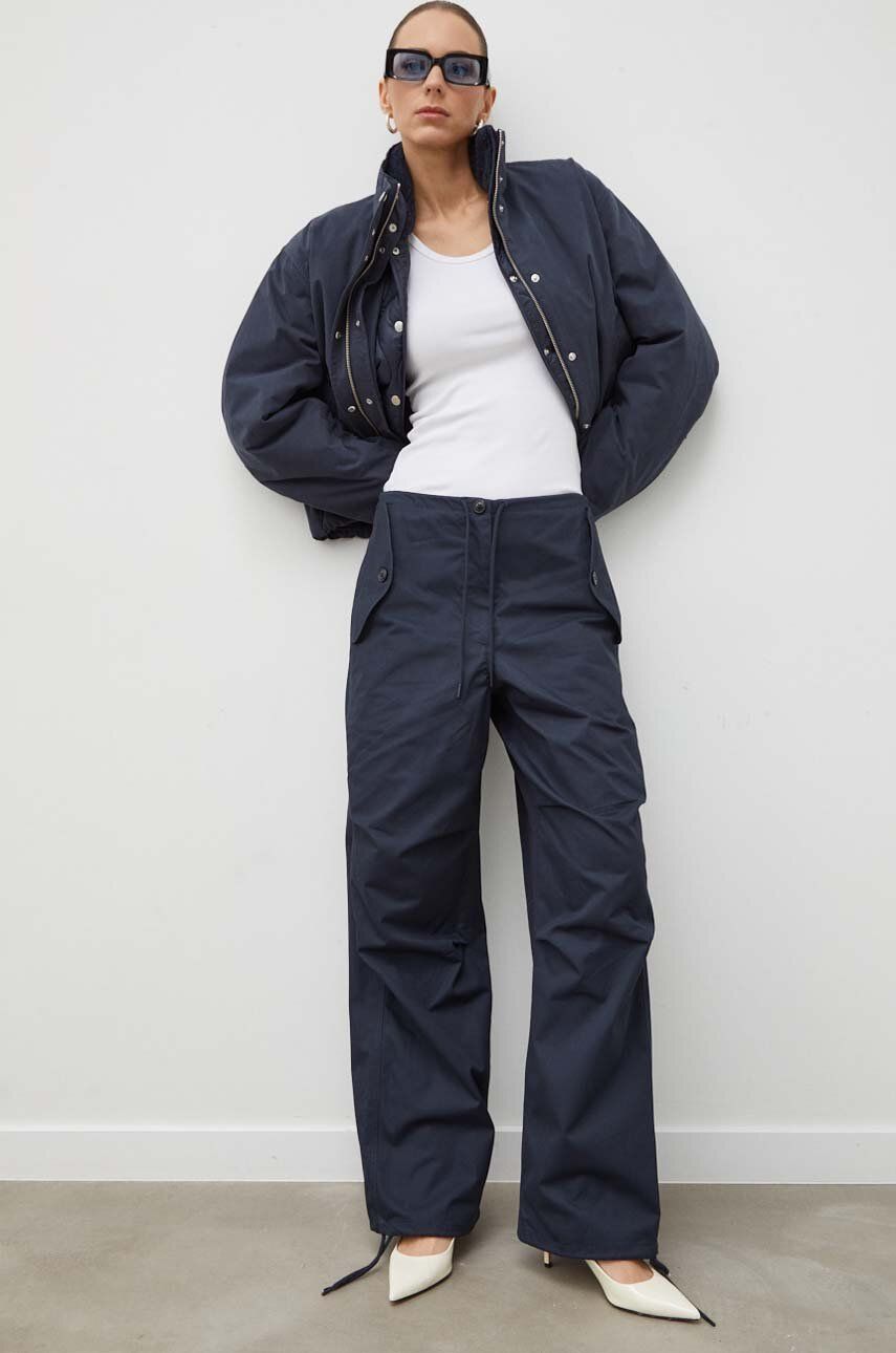 E-shop Bavlněné kalhoty Samsoe Samsoe CHI tmavomodrá barva, široké, high waist, F23400014