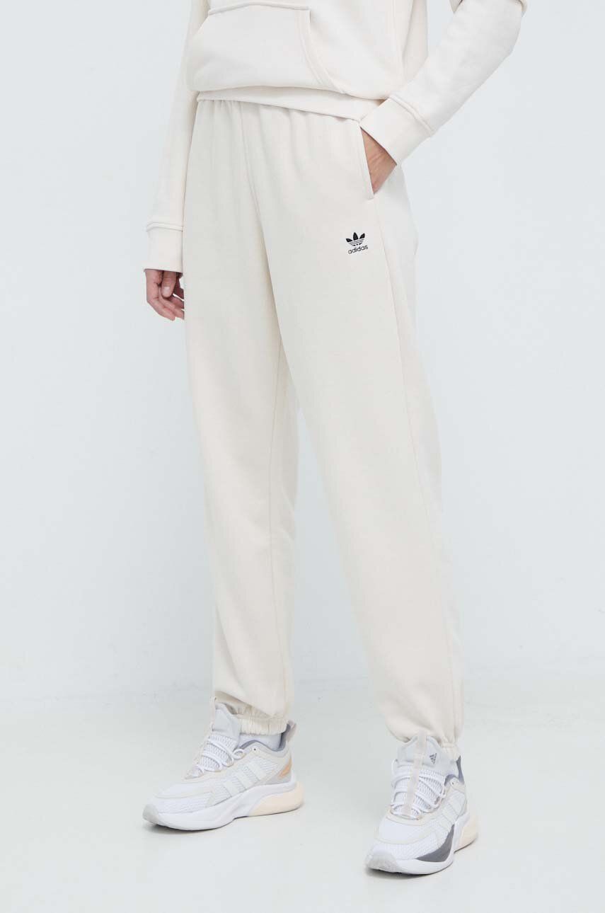 adidas Originals pantaloni de trening Essentials Fleece Joggers culoarea bej, cu imprimeu, IA6436