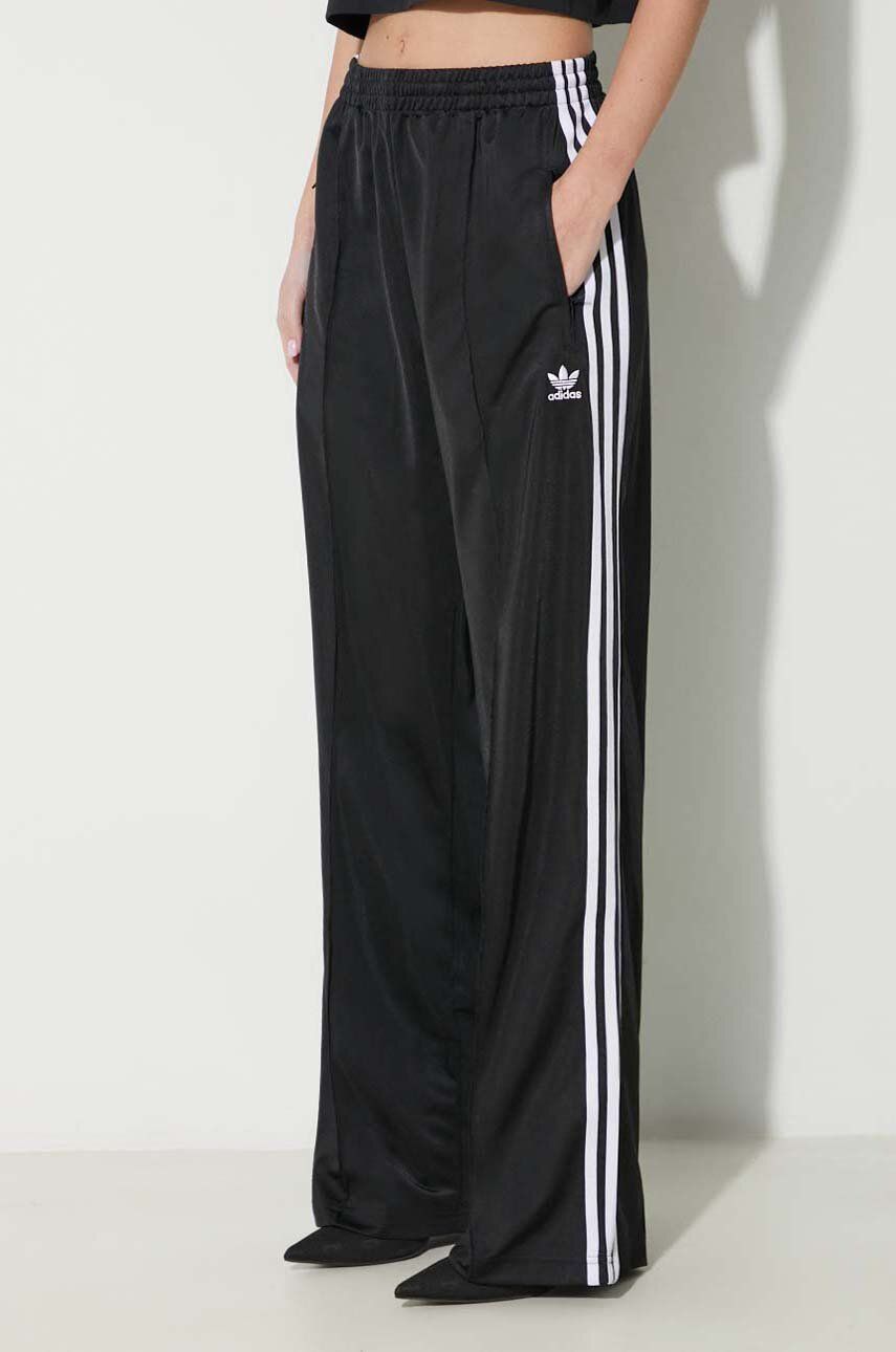 adidas Originals pantaloni de trening Firebird Loose culoarea negru, cu imprimeu, IT7404