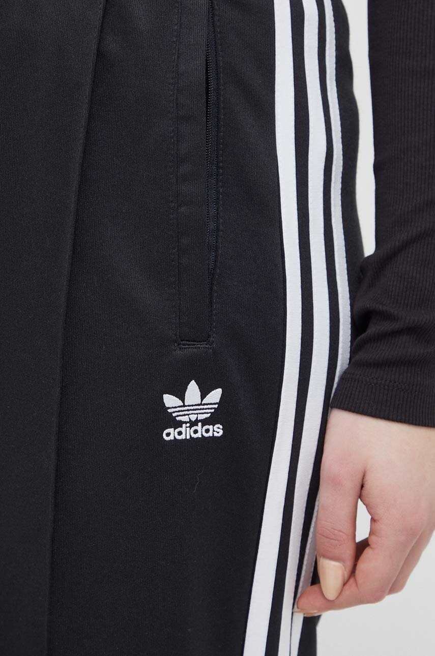 Παντελόνι φόρμας adidas Originals χρώμα: μαύρο IS4102 φωτογραφία