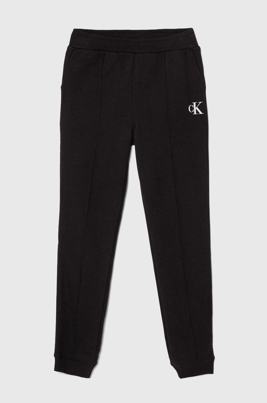 

Детски спортен панталон Calvin Klein Jeans в черно с принт, Черен