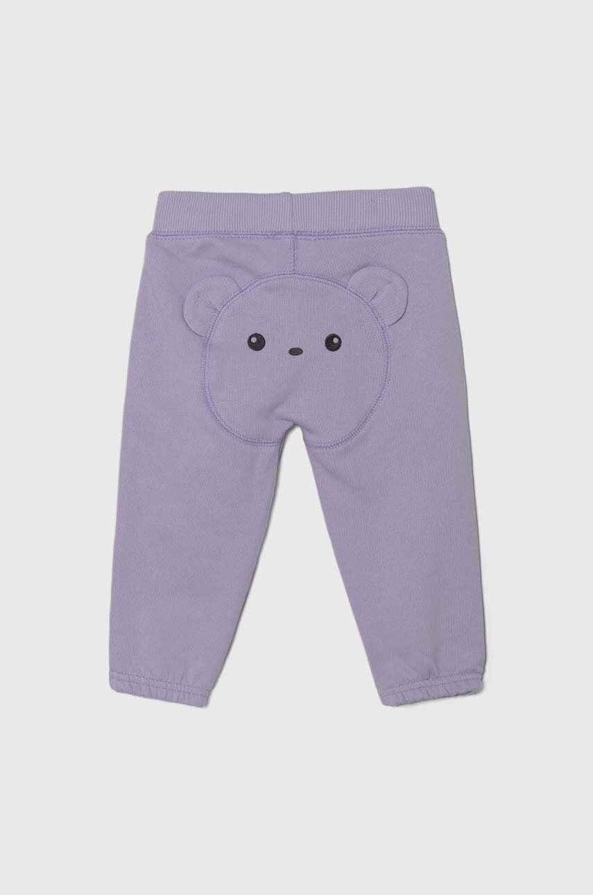 United Colors of Benetton pantaloni de trening din bumbac pentru bebeluși culoarea violet, cu imprimeu