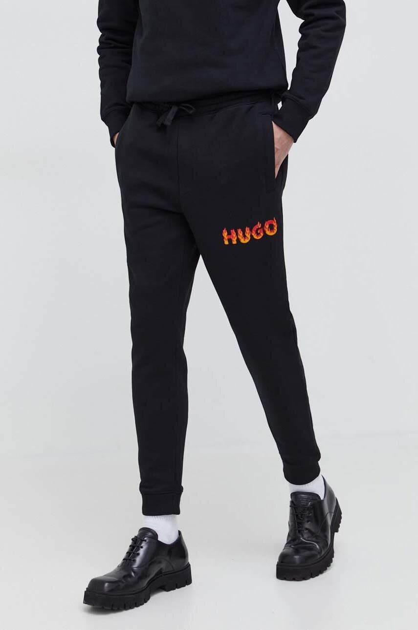E-shop Bavlněné tepláky HUGO černá barva, s potiskem