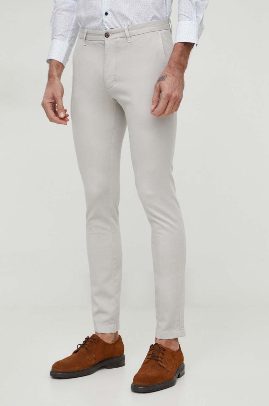Kalhoty Tommy Hilfiger pánské, šedá barva, přiléhavé, MW0MW33910
