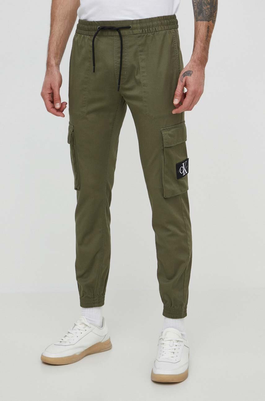 

Панталон Calvin Klein Jeans в зелено с кройка тип карго J30J324696, Зелен