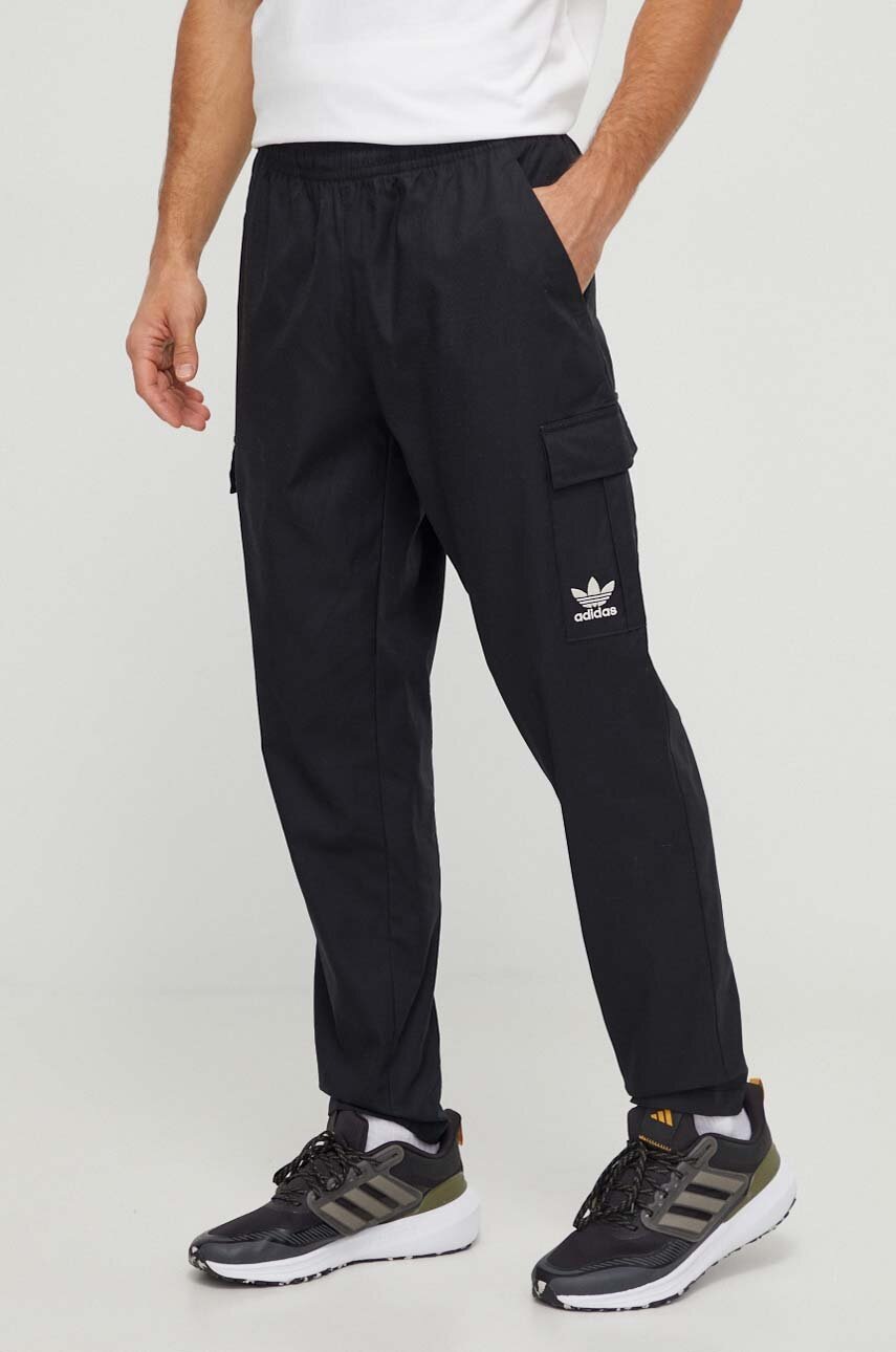 adidas Originals pantaloni de bumbac culoarea negru, cargo IT8175