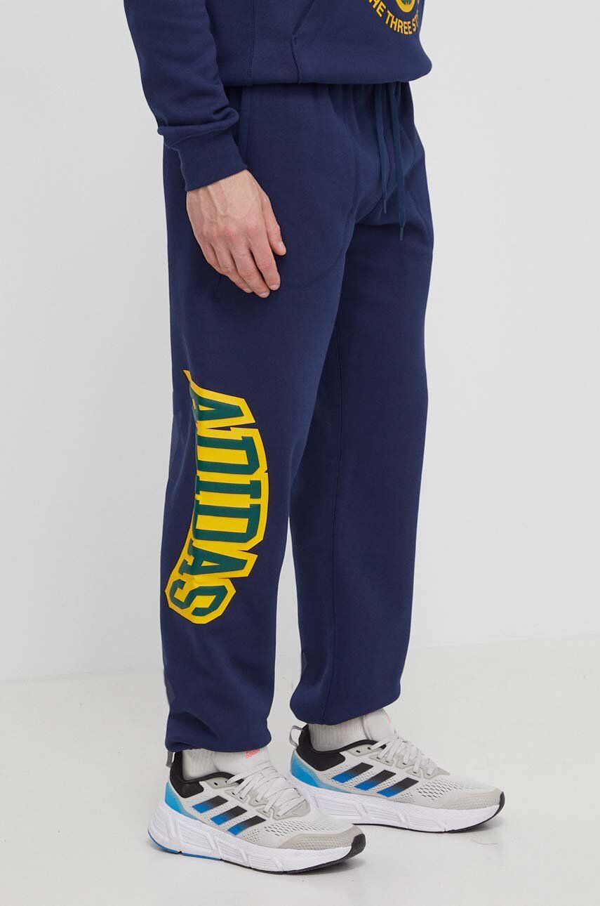 adidas Originals pantaloni de trening culoarea bleumarin, cu imprimeu