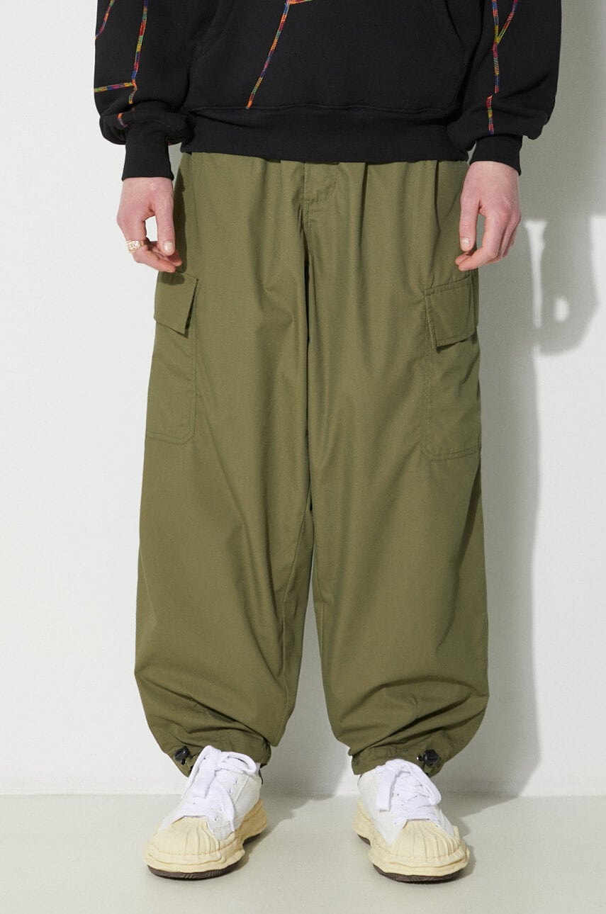 Universal Works pantaloni Loose Cargo Pant barbati, culoarea verde, cu fason cargo, 30143.OLIVE Universal Works pantaloni Loose Cargo Pant barbati, culoarea verde, cu fason cargo, 30143.OLIVE