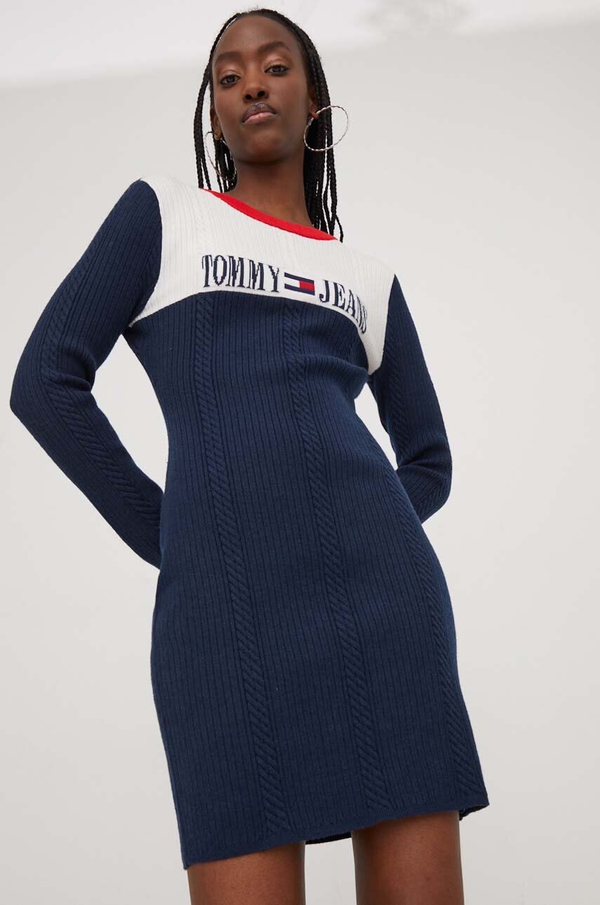 Tommy Jeans rochie culoarea bleumarin, mini, mulată DW0DW17527