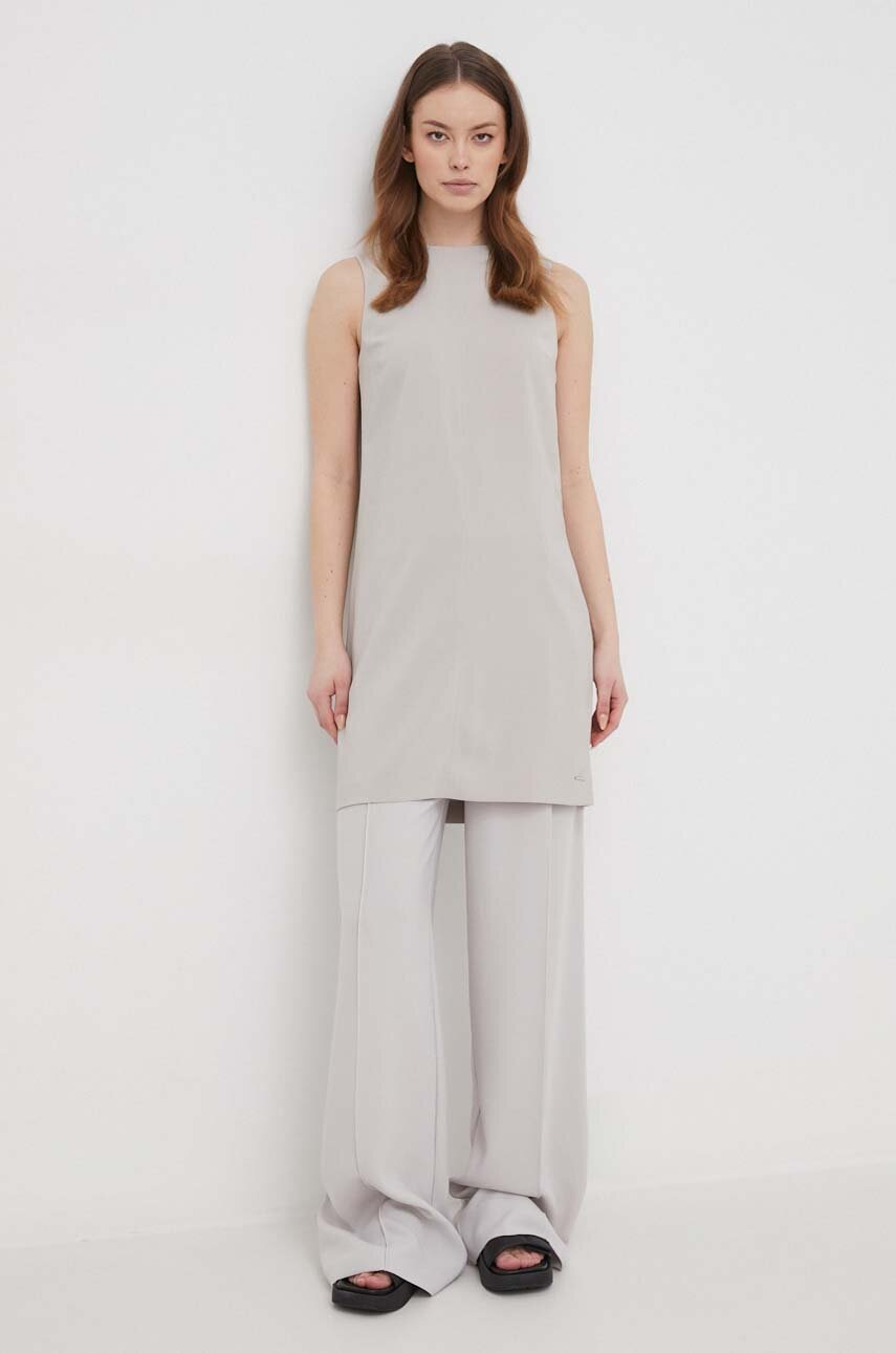 

Рокля Calvin Klein в сиво къса разкроена K20K207257, Сив