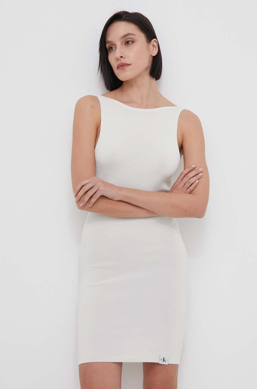 

Рокля Calvin Klein Jeans в бяло къса с кройка по тялото J20J223049, Зелен