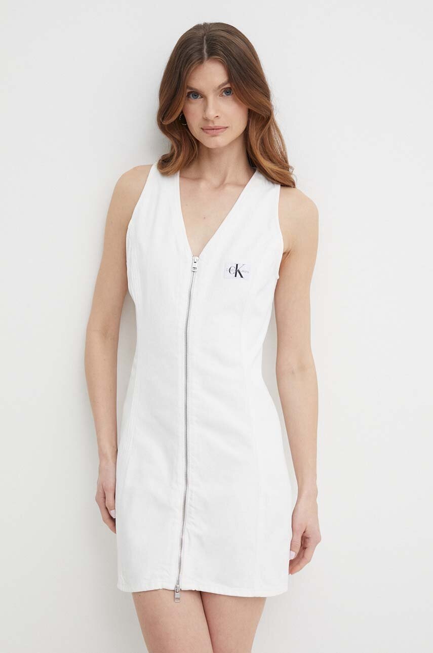 

Памучна рокля Calvin Klein Jeans в бяло къса със стандартна кройка J20J222782, Бял