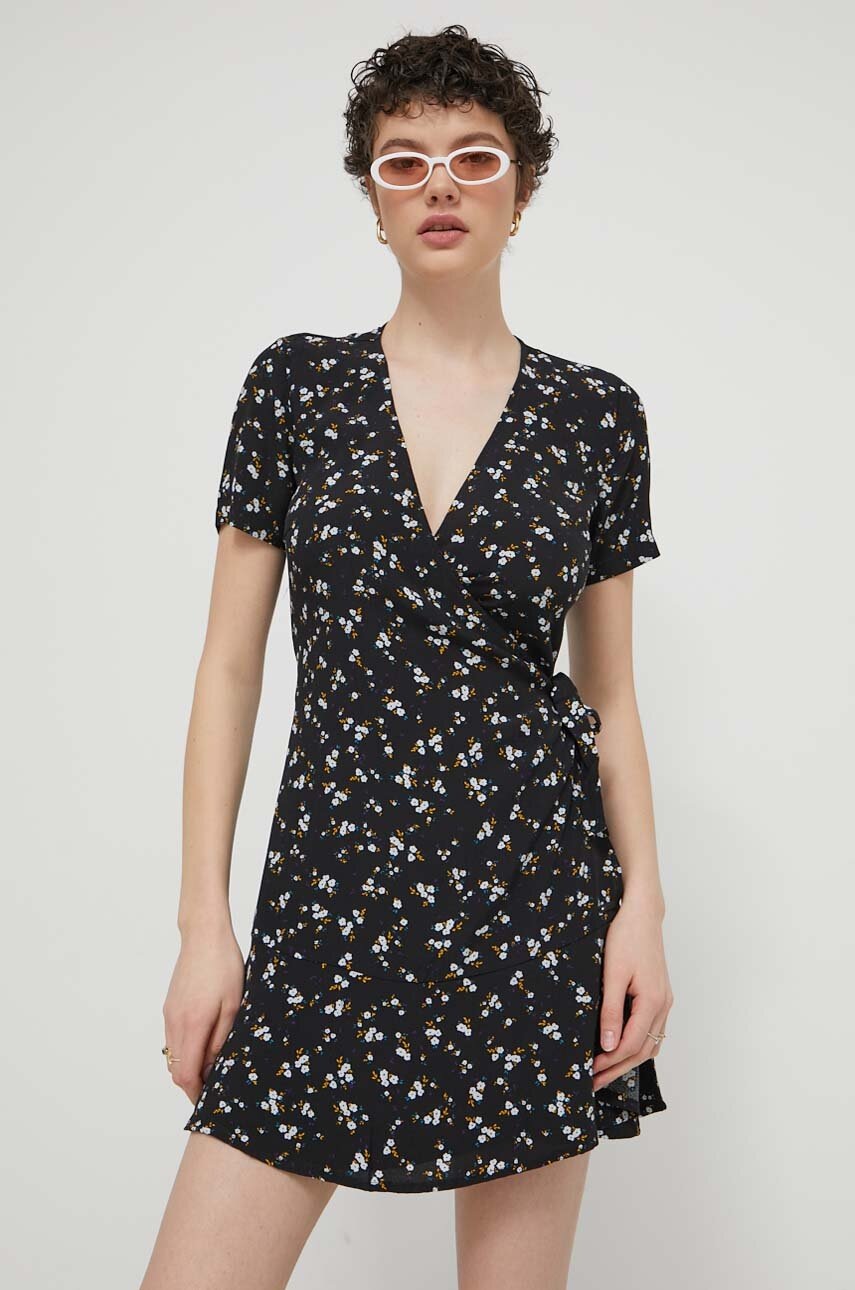 Tommy Jeans rochie culoarea negru, mini, evazați, DW0DW17941