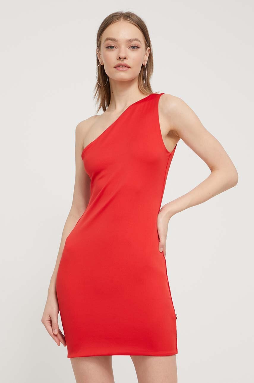 Tommy Jeans rochie culoarea roșu, mini, mulată DW0DW17947