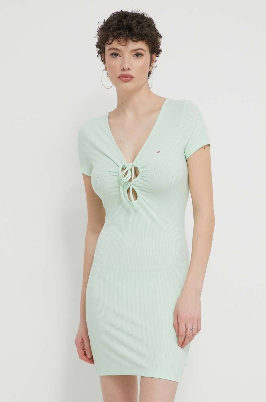 Tommy Jeans rochie culoarea verde, mini, mulată, DW0DW17953