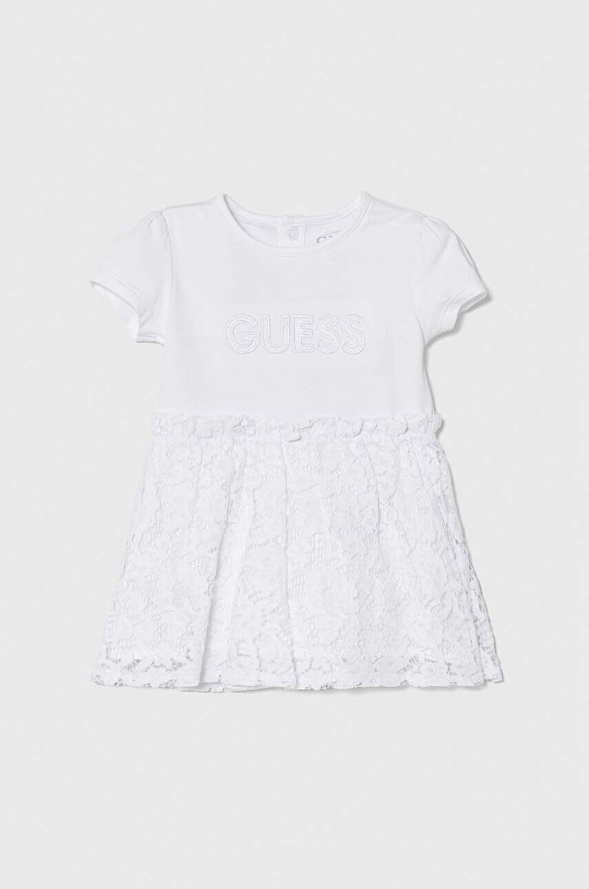 Levně Dívčí šaty Guess bílá barva, mini