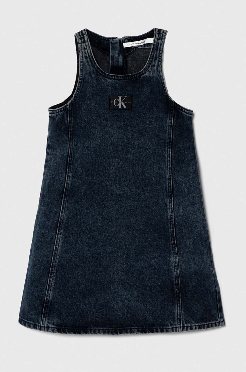 

Дънкова рокля Calvin Klein Jeans в тъмносиньо къса със стандартна кройка, Тъмносин