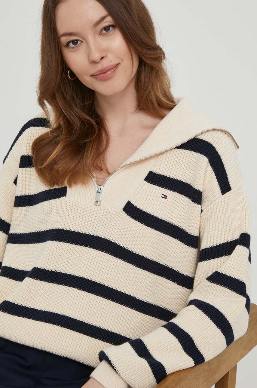 

Памучен пуловер Tommy Hilfiger в бежово от топла материя с поло WW0WW42420, Бежов